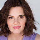 Maggie Gwin als Choir Student #2 (as Maggie Henry)