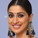 Raai Laxmi als Thenmozhi