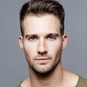 James Maslow als Bart Foxworth