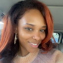 Kasi Shelton als Bank Teller/Bar Tender
