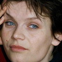 Stine Holm Joensen als Anne-Lise