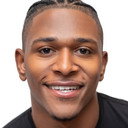 Zion Hasan Mackins als Skating Rink Spin Worker