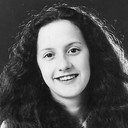 Devon Scott als Andrea Platt