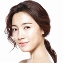 남상미 als Seung-Hee, daughter of mob boss