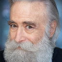 Peter Xifo als Museum Curator