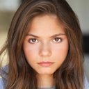 Ava Torres als Alex