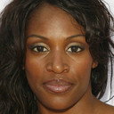 Thela Brown als Valerie