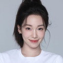 Annatalia Yi als Self - Contestant