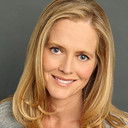 Claire Yarlett als Ms. Watson