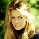 Elizabeth Montgomery als Vikki Eaton