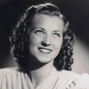 Lenka Podhajská als Anna Marie Rynešová