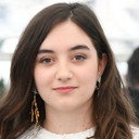 Luàna Bajrami als Marion