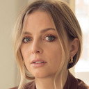 Ruth Kearney als London