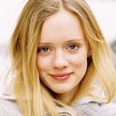 Anne Kanis als Evelyn