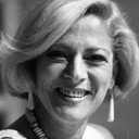 Anilza Leoni als Angela