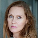 Caroline Frossard als Julie