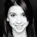 Gizem Özmen als Kasiyer