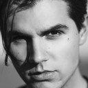 Christian Delgrosso als Aaron Powers
