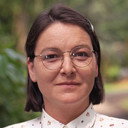 Alix Adams als Mrs. Schakel