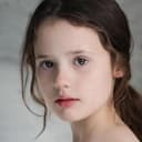 Cecily Cleeve als Skrull Young Girl
