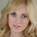 Jennifer Starr als Deena