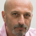 Mario Romano als Sergio Rambaldi
