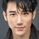 Yi Ding als Dong Hui