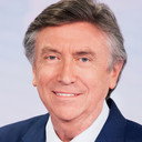 Jacques Legros als Host