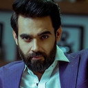 Hassan Niazi als Ayan