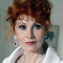 Anita Morris als May Smith / Linda Jo