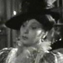 Mariana Larrabeiti als Lucrecia