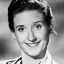 Ann B. Davis als Mola