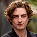 Luke J. Morgan als Boof