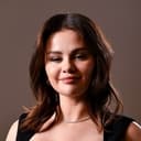 Selena Gomez als Phi Lamda President