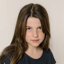 Daniela Casas als Little Girl