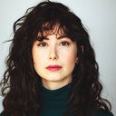 Zoe Mintz als Marianne