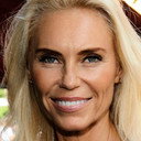 Anna Anka als Bikini Girl