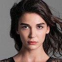 Sevcan Yaşar als Aylin Yüksel