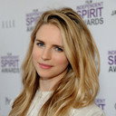 Brit Marling als McKenzie Grain