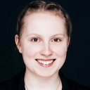 Johanna Poll als Tuuli (Maid)