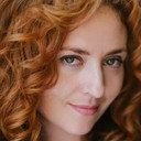 Jasmin Certoma als Bella