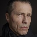 Michael Wincott als Dr. Osmond