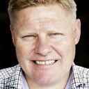 Henrik Larsen als Sig selv