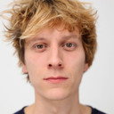Jelle Hoekstra als Roy