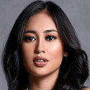 Elle Villanueva als Eden "Yenyen" Sta. Maria