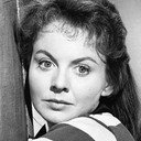 Mary Webster als Dorothy Prudent