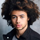 Zac Looker als Dustin