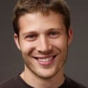 Zach Gilford als Maxwell McKinder