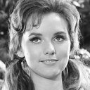 Dawn Wells als Bobbie