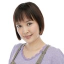 永島由子 als Female Reporter (voice)